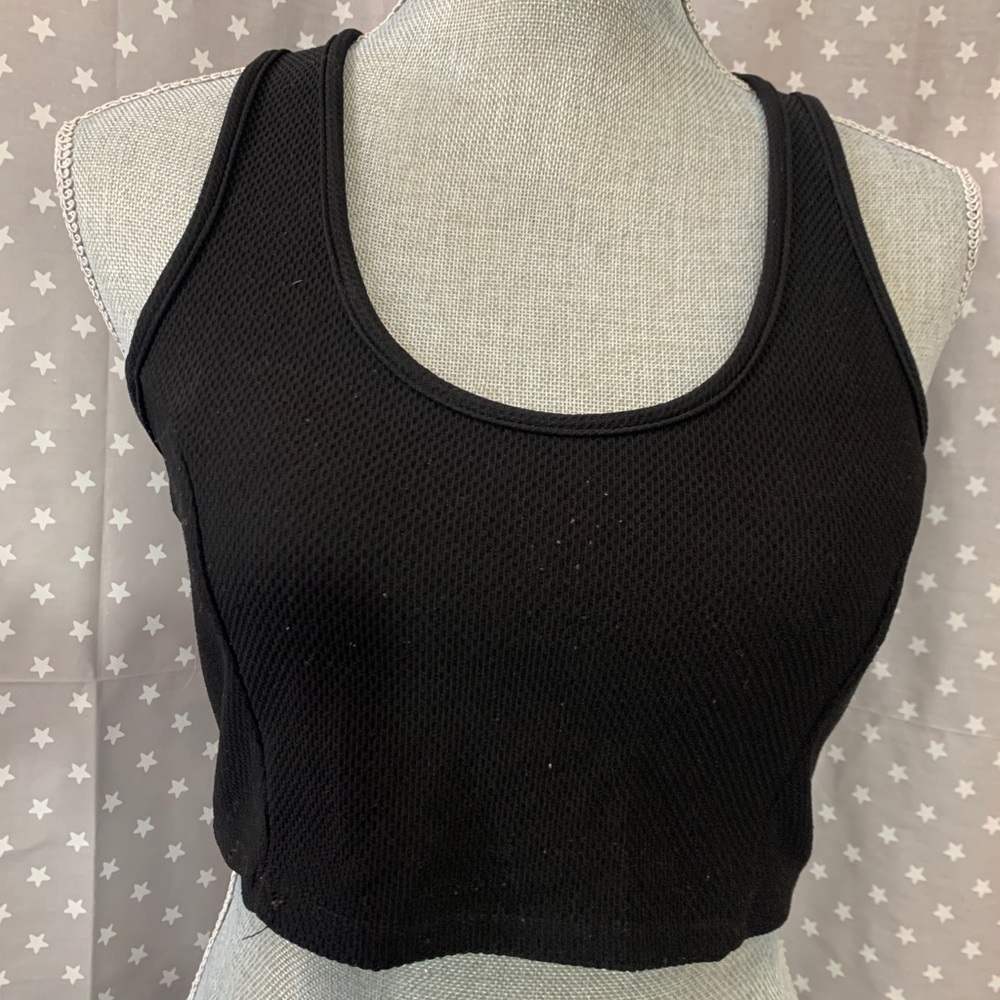 BLACK RACERBACK CROP TANK TOP